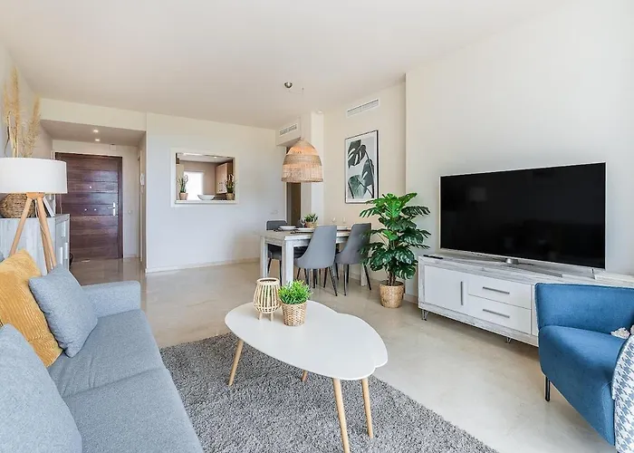 Modern 2-bed Alcazaba Lagoon 313 Apartment Estepona